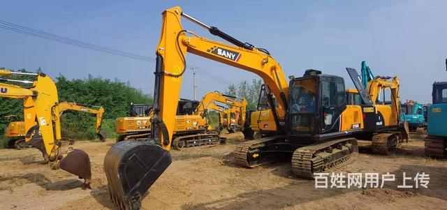 二手挖掘机三一155个人纯土方挖机转让手续齐全