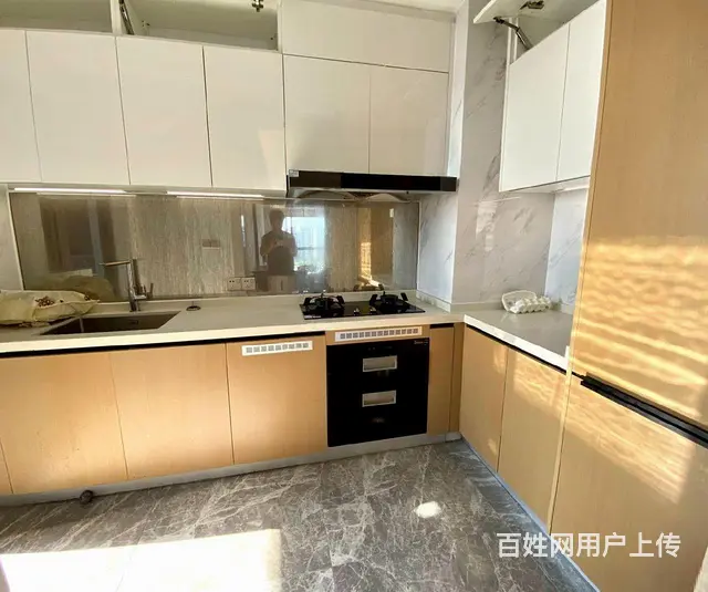 前山轻轨站楼上，中海环宇城 3室2卫 看河景，精装修 全齐 - 图片 1