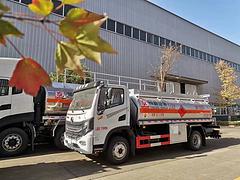 5吨8吨油车包上户 20吨30吨运油车12月报价