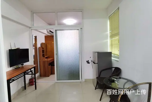 拱北关口桂花苑电梯精装一房一厅出租，租价1800，近关口 - 图片 1