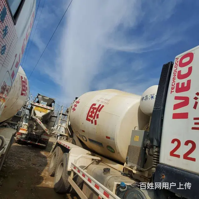 急转17年二手红岩杰狮搅拌车 大12方 350马力 - 图片 3