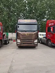 出售二手国五解放JH6牵引车 双驱轻体 500马力