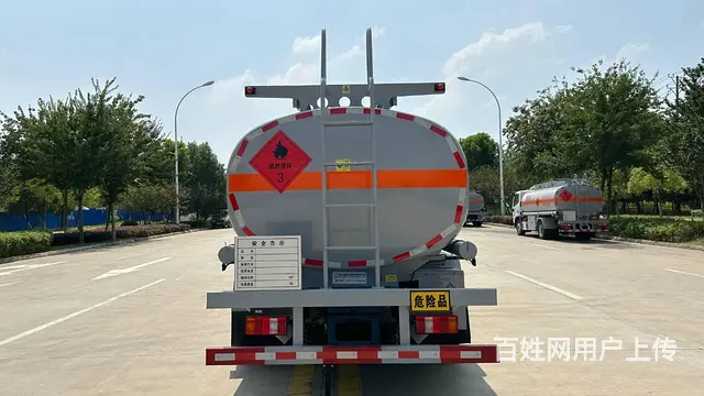 重汽豪沃满载八吨油罐车 手续齐全 包上户 包送到 - 图片 7