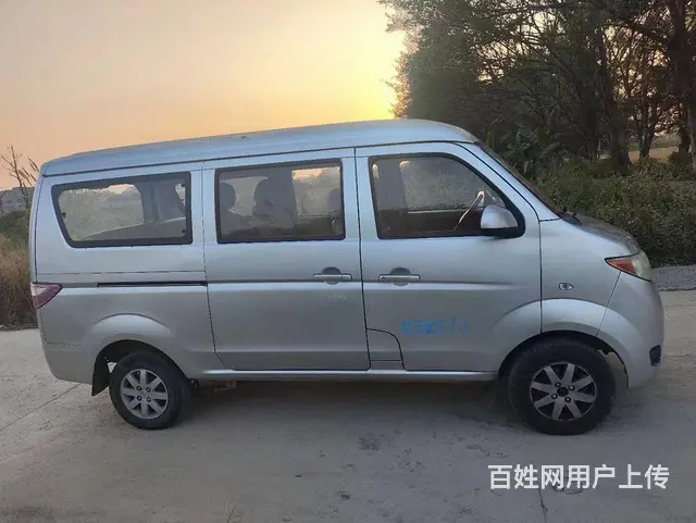 长安超大空间7座面包车 - 图片 4