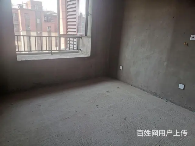 凤凰城 双证一楼带院带车位 135平 130万 - 图片 2