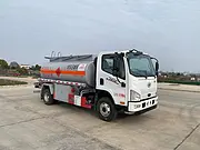 解放轻卡6吨油罐车 实惠 拉油多140马力