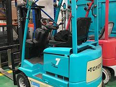处理二手日本进口3吨TCM电叉车.1吨丰田电瓶叉车