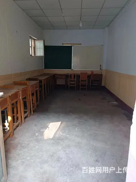 十七中对面一层小院出租 普通住宅1厅 简单装修 - 图片 2