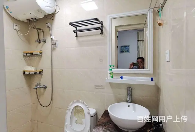 拱北关口龙城大厦电梯精装一房一厅出租，租价1800，近关口 - 图片 8