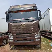 19年的解放JH6精品9.6米冷藏车，个人急售