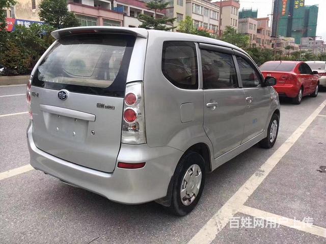 一汽 森雅m80 2011款 1.5 手动 7座超值版