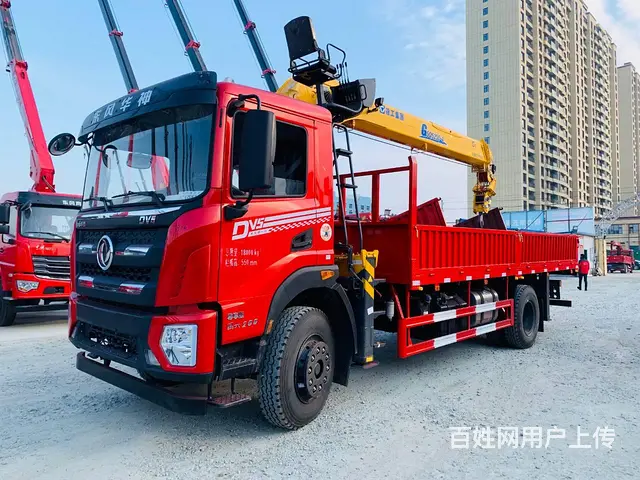 百色 东风单桥配徐工8吨货箱6.1米随车吊价格多少 - 图片 1