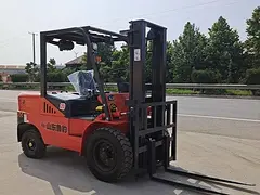 山推鲁豹叉车越野叉车，厂家直销