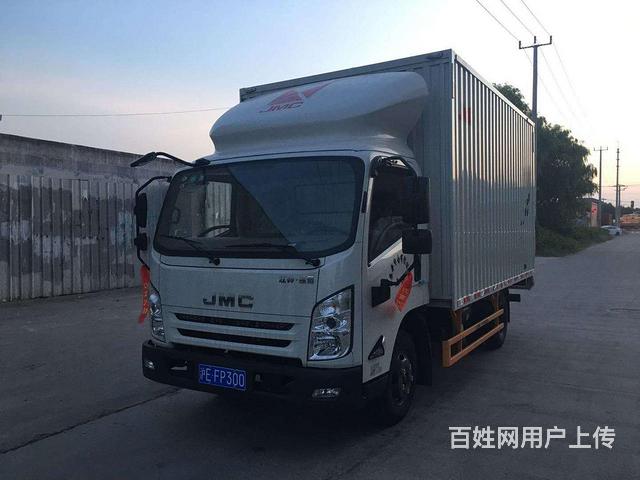 8月刚上牌江铃凯运4.2米厢式货车 现低价转让的图片