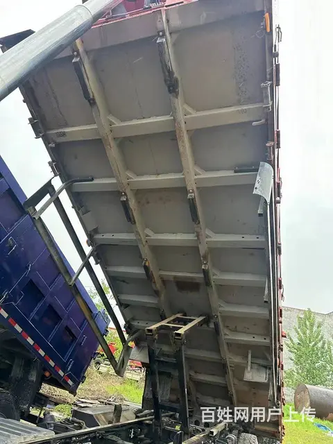 福田瑞沃7.4米平板后翻自卸车 - 图片 6