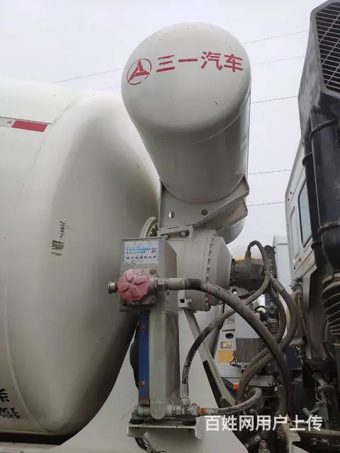 出售18年二手豪沃搅拌车 大20方 国五 前四后八 - 图片 7