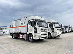 一汽解放长春高顶双卧爆破器材运输车  包上户
