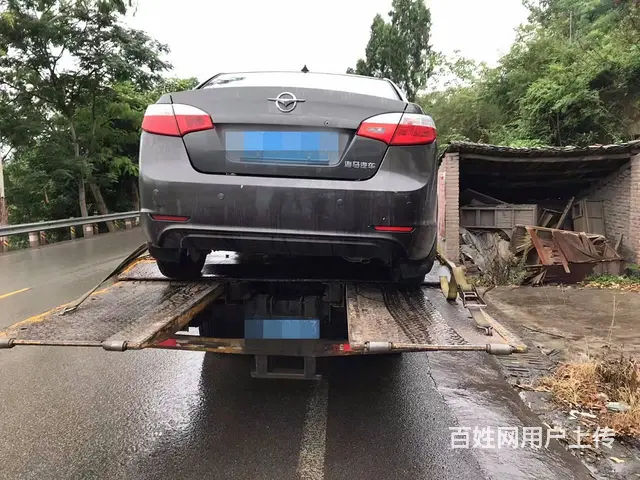 博乐 高速拖车,补胎 ►  博乐拖车搭电换胎困境 - 图片 1