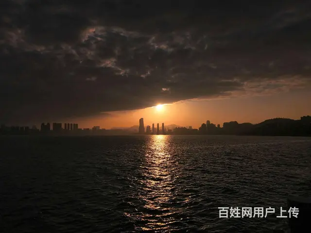 美极了 珠海拱北口岸 仁恒滨海中心163-1900㎡办公出租 - 图片 6