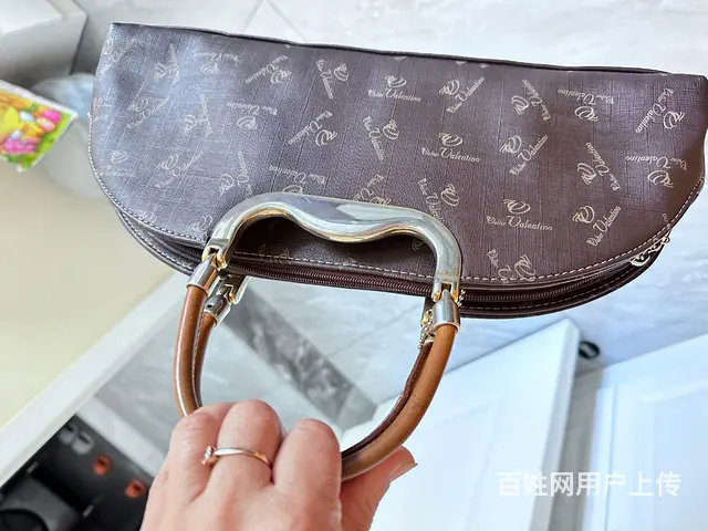 意大利华伦天奴女包 - 图片 1