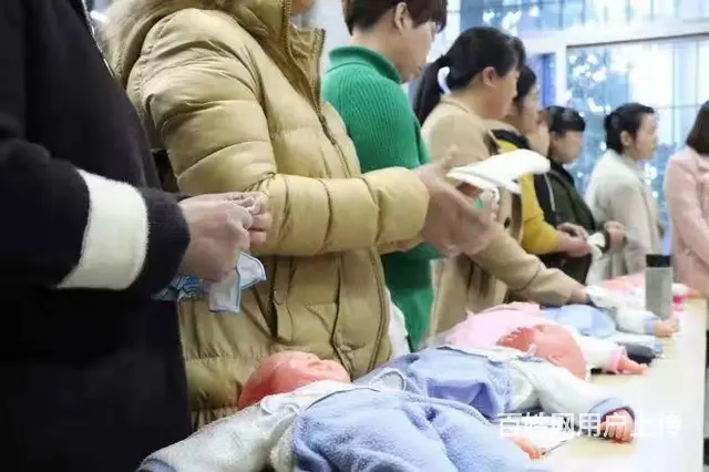 厦门好口碑家政 主做月嫂 育婴师 保姆 钟点保洁 - 图片 2