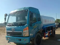 出卖洒水车吸污车