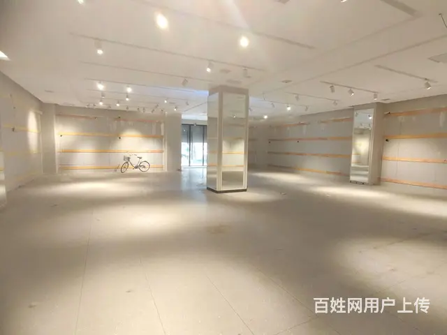 低价出租商业圈繁华位置大门头临街商铺 - 图片 1
