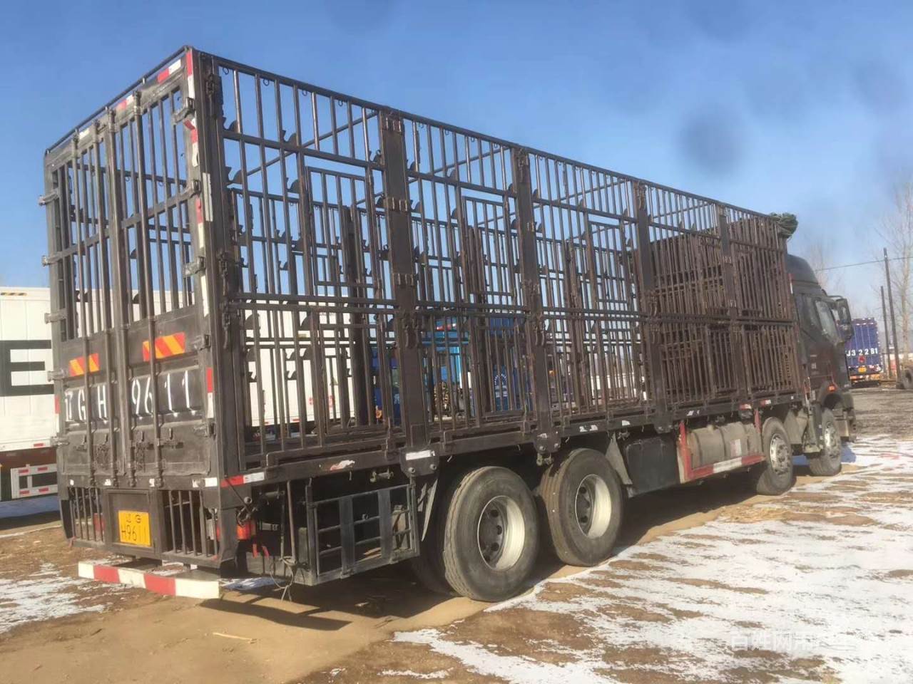 解放9米6 j6p350马力猪笼子车况原版全险贷