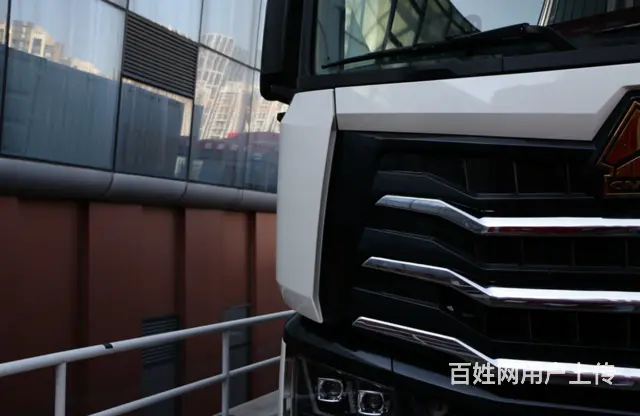 9米6前四后四中国重汽豪沃 厢式货车 国6 - 图片 3