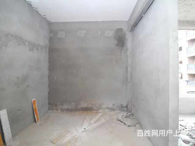港龙上宾道联排别墅毛坯5房 带地下室花园 满两年单价6500 - 图片 9