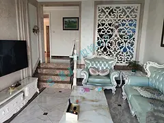 大港居家精装四室，品牌家具家电入住很少，一看就中