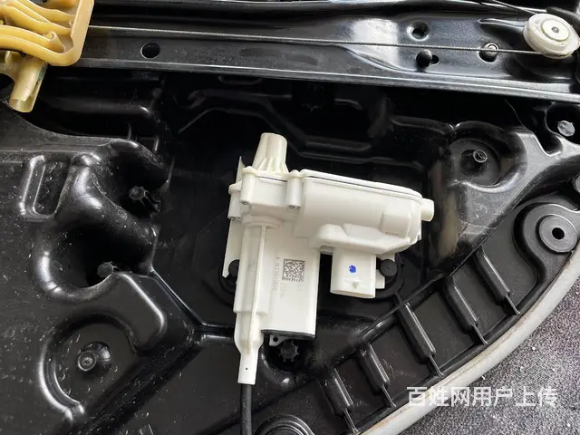 奔驰GLE350/GLE450改装原厂电吸门效果 - 图片 3