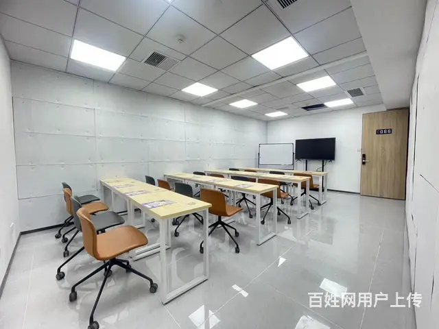 长沙教室出租，一对一培训室出租，可一对多人，接受短租 - 图片 1