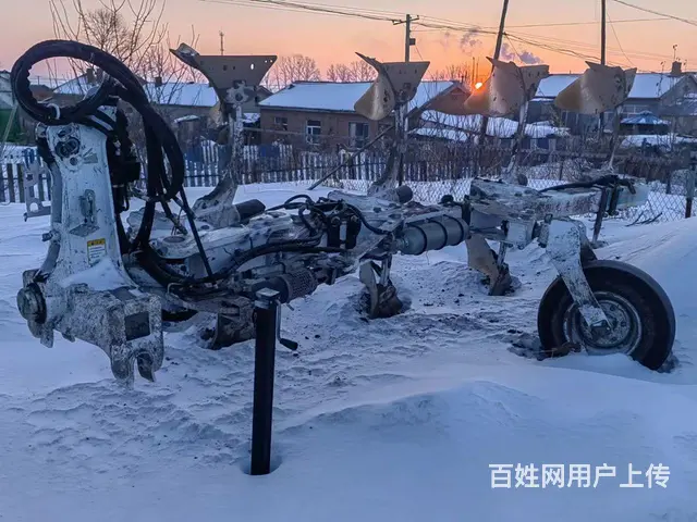 龙丰猛禽液压反转犁460 - 图片 1
