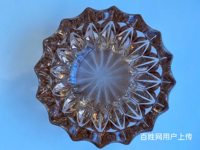 出售收藏50多年全新的琥珀色水晶 玻璃烟灰缸 - 图片 2