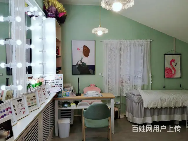 步行街七小附近正在经营美甲店低价外兑 - 图片 1
