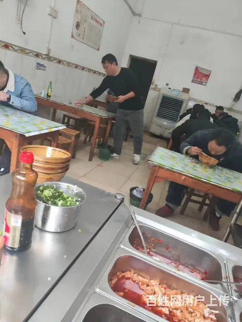 位置优越 全天人流不断  生意好做 适合各种各样的生意 - 图片 2