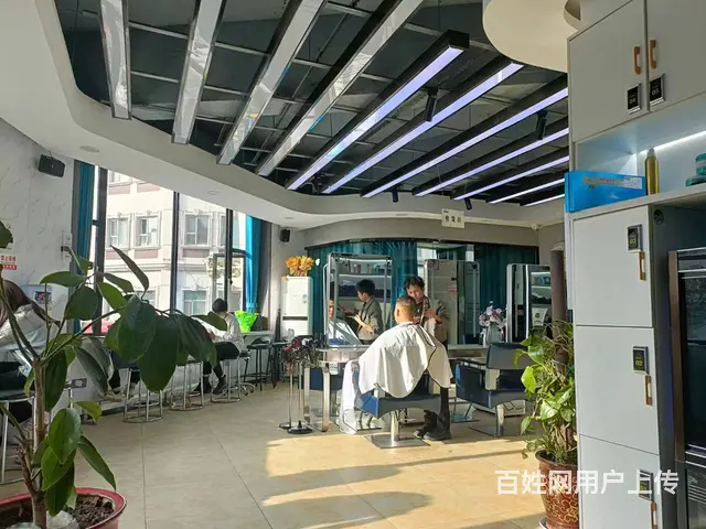 B个人一步行街路口美容美发店转让 - 图片 1