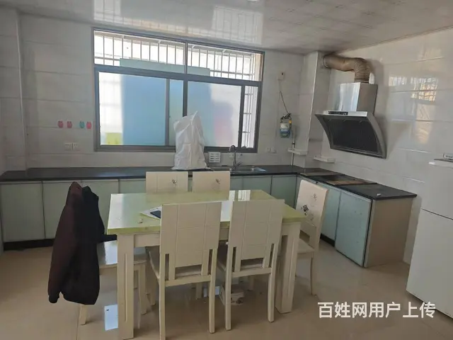 上高交通路三楼两室家具家电全配水电天然气独立急租5千5 - 图片 3