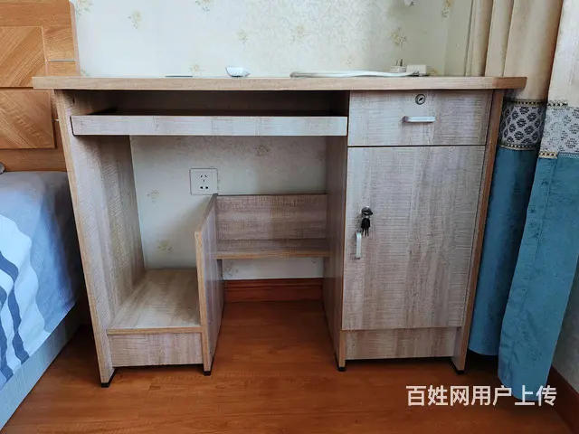 办公桌电脑桌 - 图片