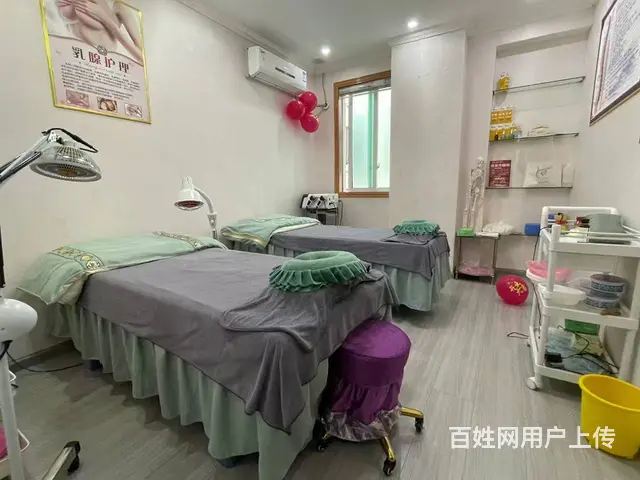 店铺位于瓮安县金龙豪城4-1-4-4门面，繁华地段，面积30 - 图片 2