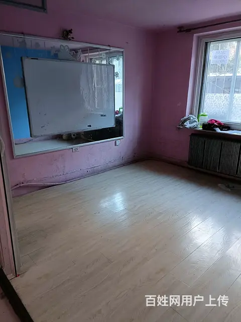 出租解放路小学门口两室楼房一楼 - 图片 1