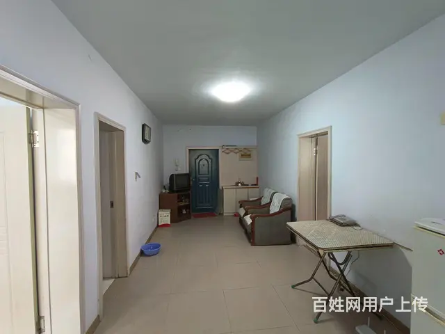 凌河现代城一楼62平两室一厅装修干净 - 图片 1