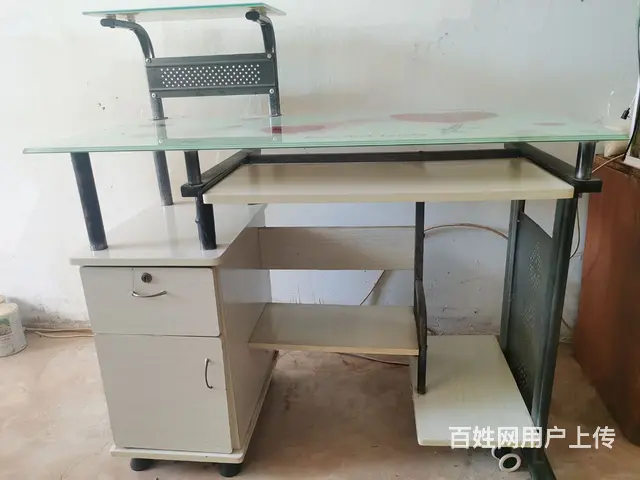 电脑桌低价出卖 - 图片 1
