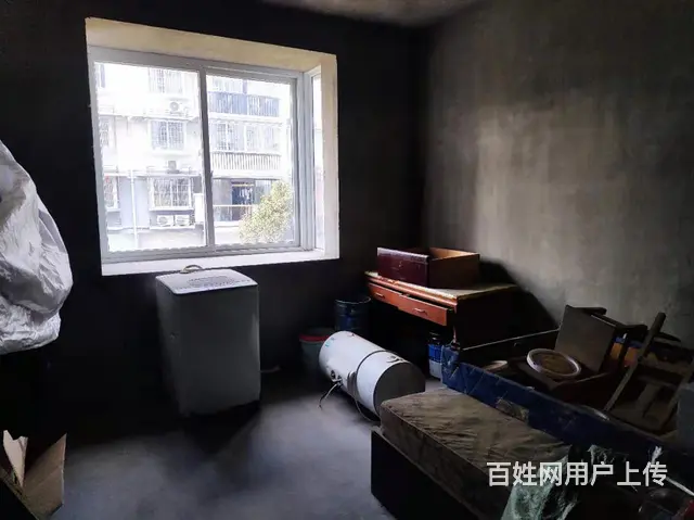 华资花园架空1楼三室两厅毛坯房含车库一起出售 - 图片 4