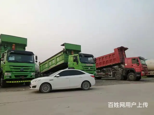 19年豪沃前四后八7.3米国五自卸车 - 图片 3
