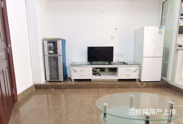 拱北关口龙城大厦电梯精装一房一厅出租，租价1700。近关口 - 图片 3