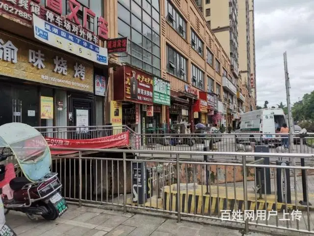马家湾天池大道三叉路口临街门面转租无转让费 - 图片 4