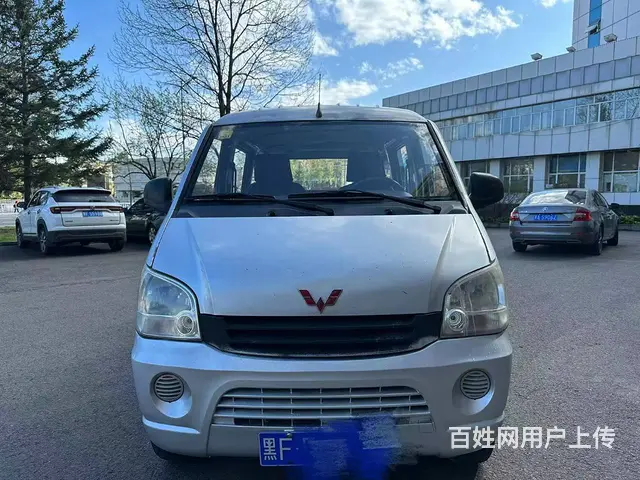 五菱之光 2013款 1.0 手动 基本型7-8座 - 图片 1