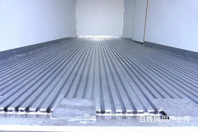 重汽6米8自动挡长途生鲜配送冷藏车可以拉多少吨冻货 - 图片 10